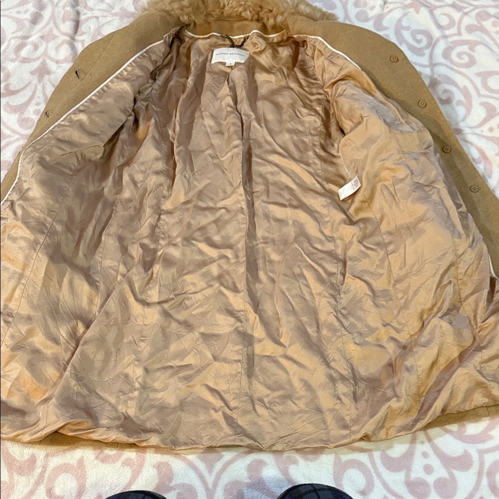 Banana Republic Tan Trench Coat with Faux Fur Collar - Picture 3 of 5